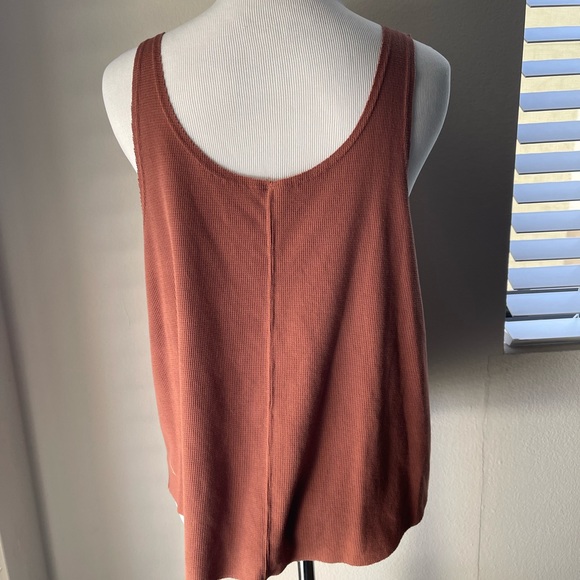 NIKE YOGA TANK TOP - Picture 3 of 5